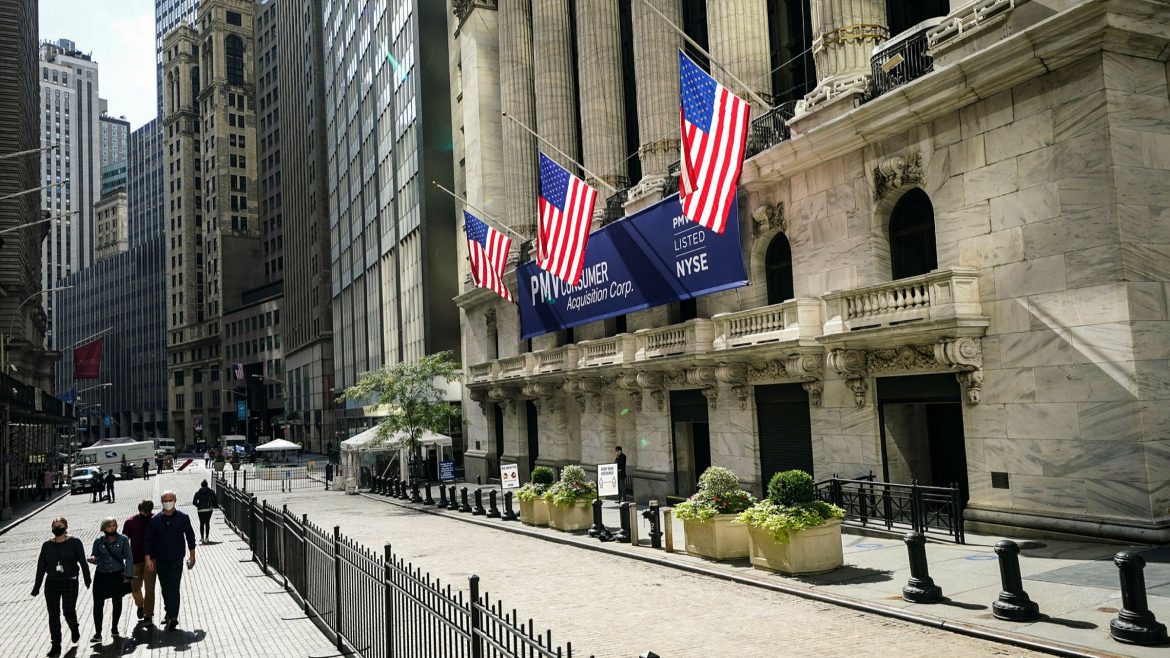 Canadian Mutual Fund Management Company May Seek Wall Street Listing