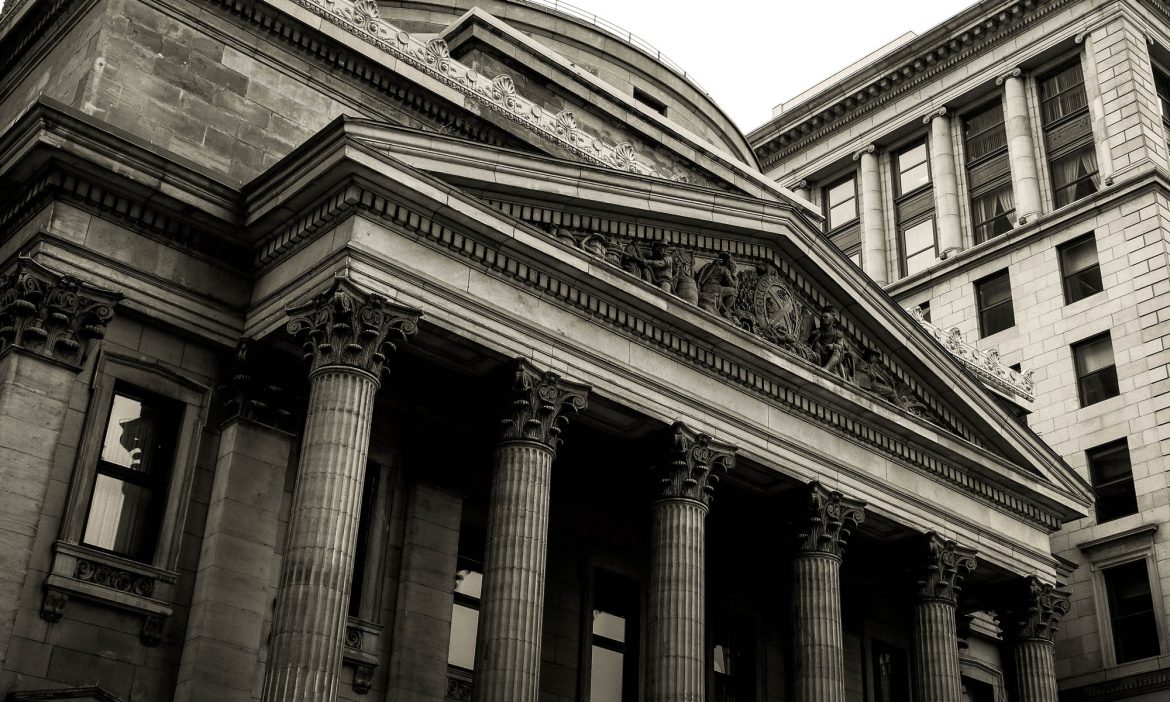 Trending News in Canada: Leading Banking Institutions Warn of Low Spending throughout the Year